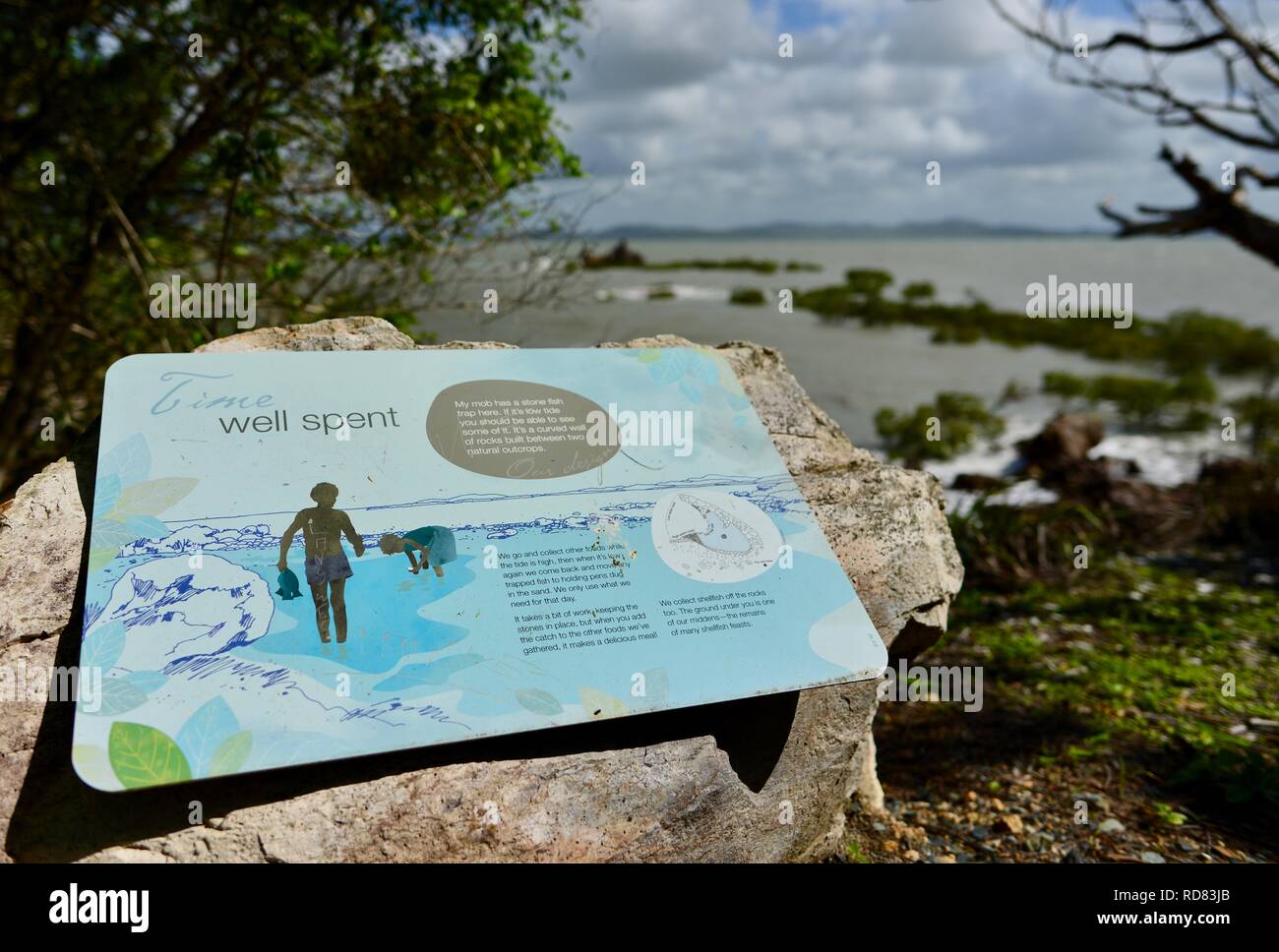 Schilder entlang der Yuibera Trail am Cape Hillsborough National Park, Queensland, Australien Stockfoto