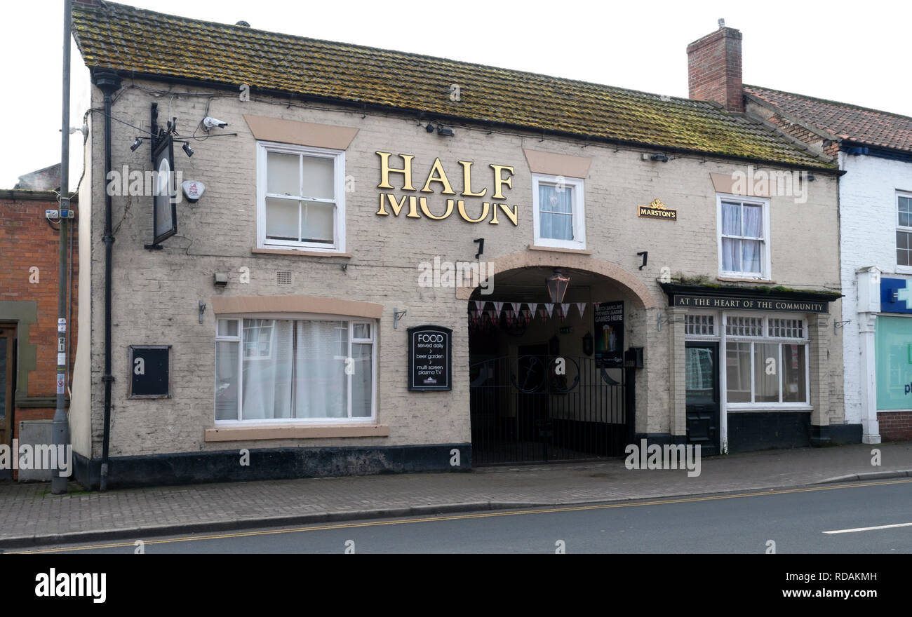 Half Moon Public House, High Street, Market Weighton, Yorkshire, England, Großbritannien Stockfoto