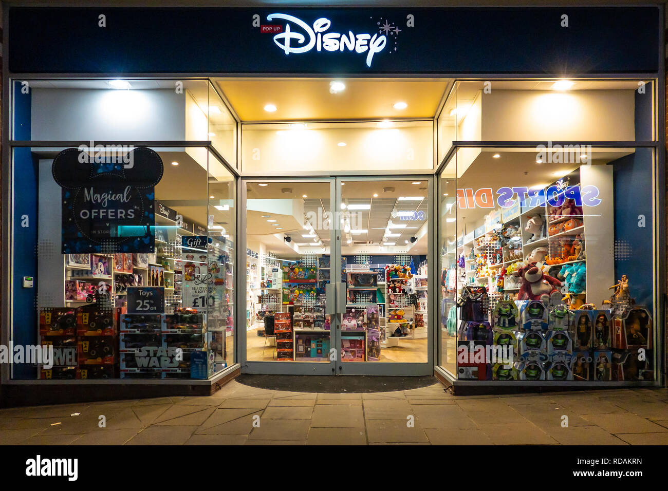 Pop Up, Disney Store, Whitefriars Einkaufszentrum, Canterbury, Kent, England Stockfoto