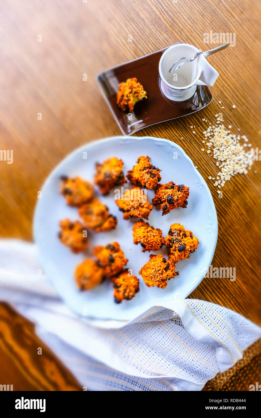 Zuckerfrei Hafer und Rosinen Cookies. Makrobiotische Rezept. Stockfoto