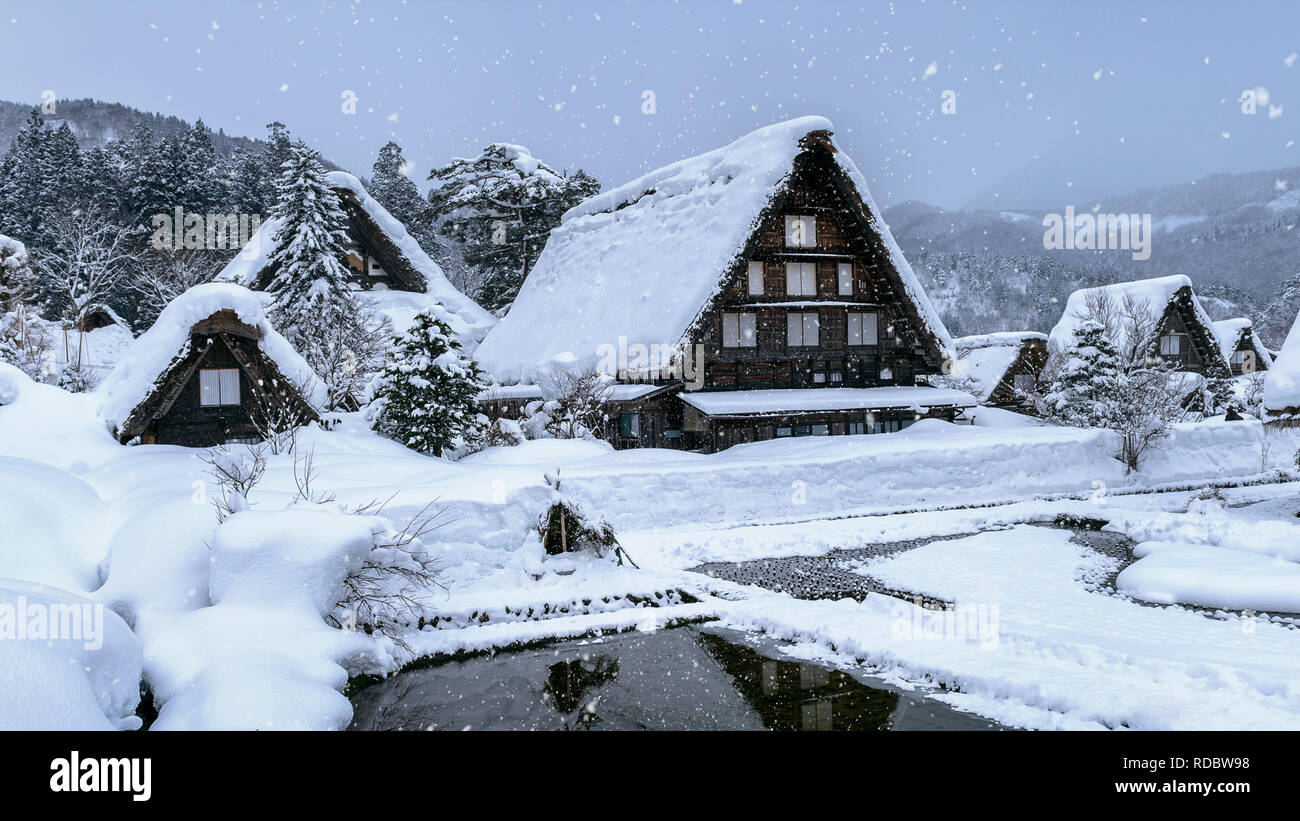 Shirakawago Dorf im Winter, UNESCO-Welterbestätten, Japan. Stockfoto