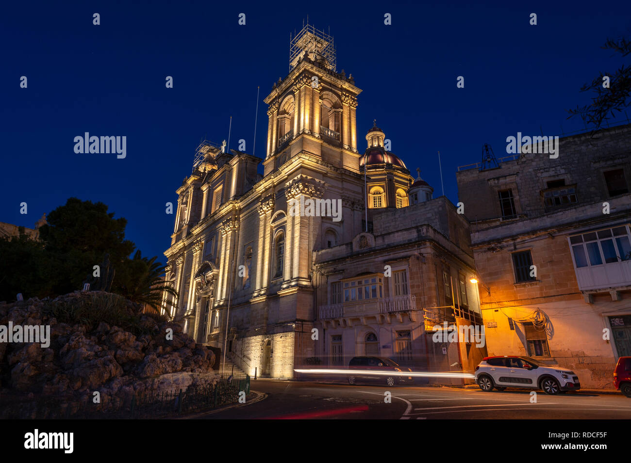 Das Oratorium des Hl. Joseph Kirche, Vittoriosa, Portomaso, Malta in der Dämmerung Stockfoto