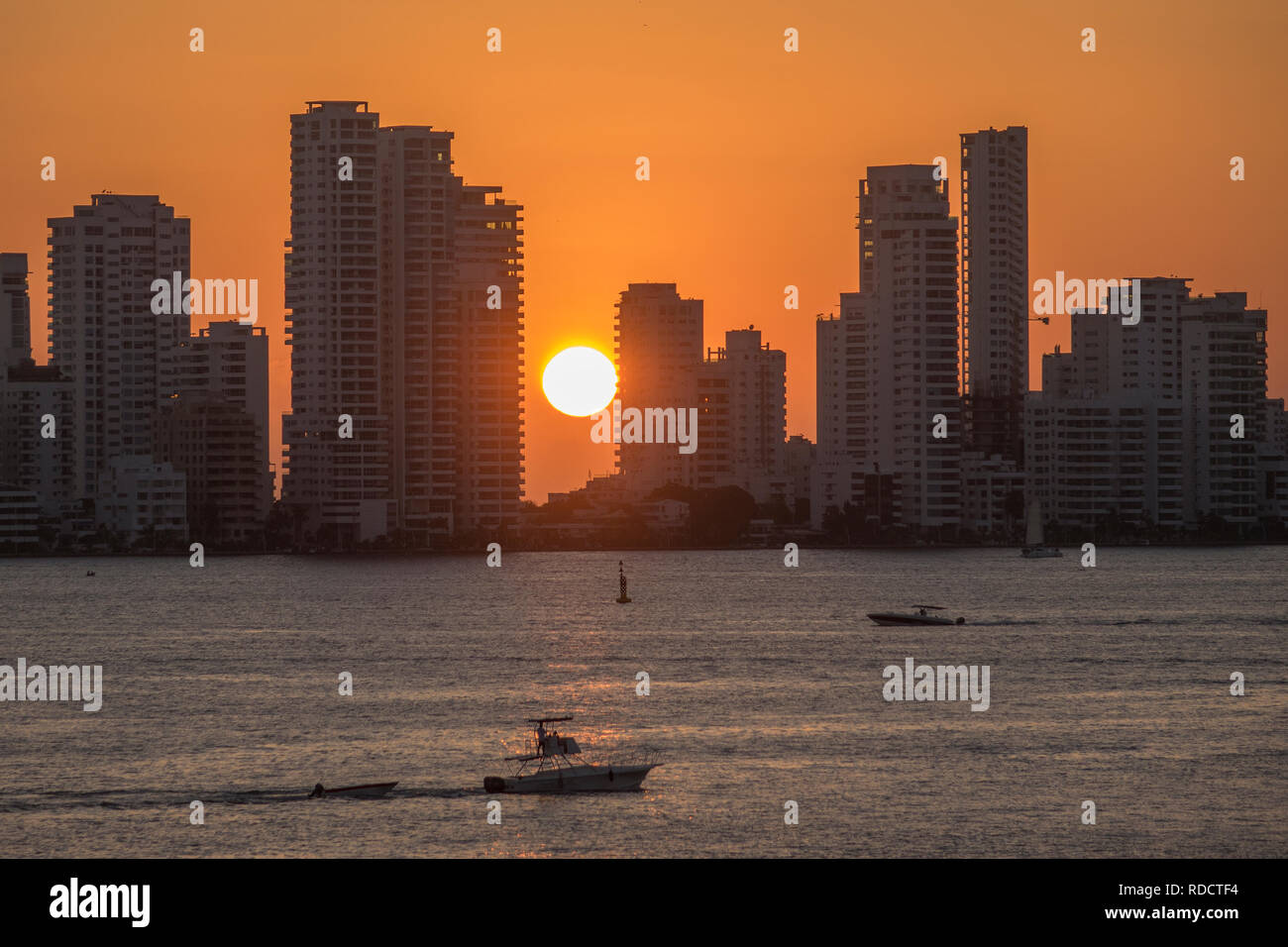 Kolumbien, Cartagena, City Skyline im Sonnenuntergang Stockfoto