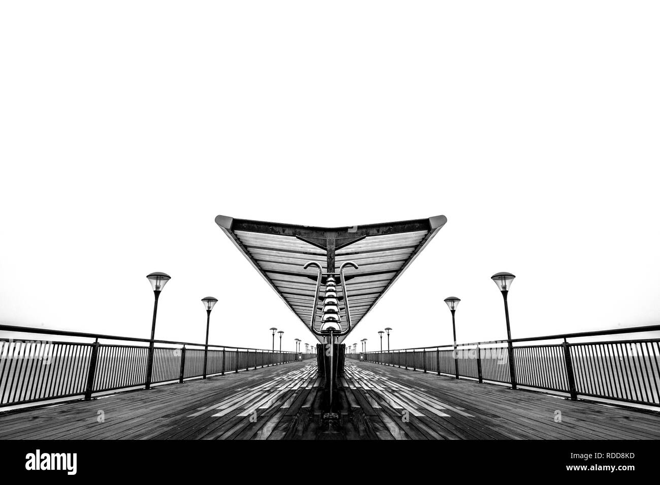 Boscombe Pier in Bournemouth, Schwarz und Weiß Stockfoto
