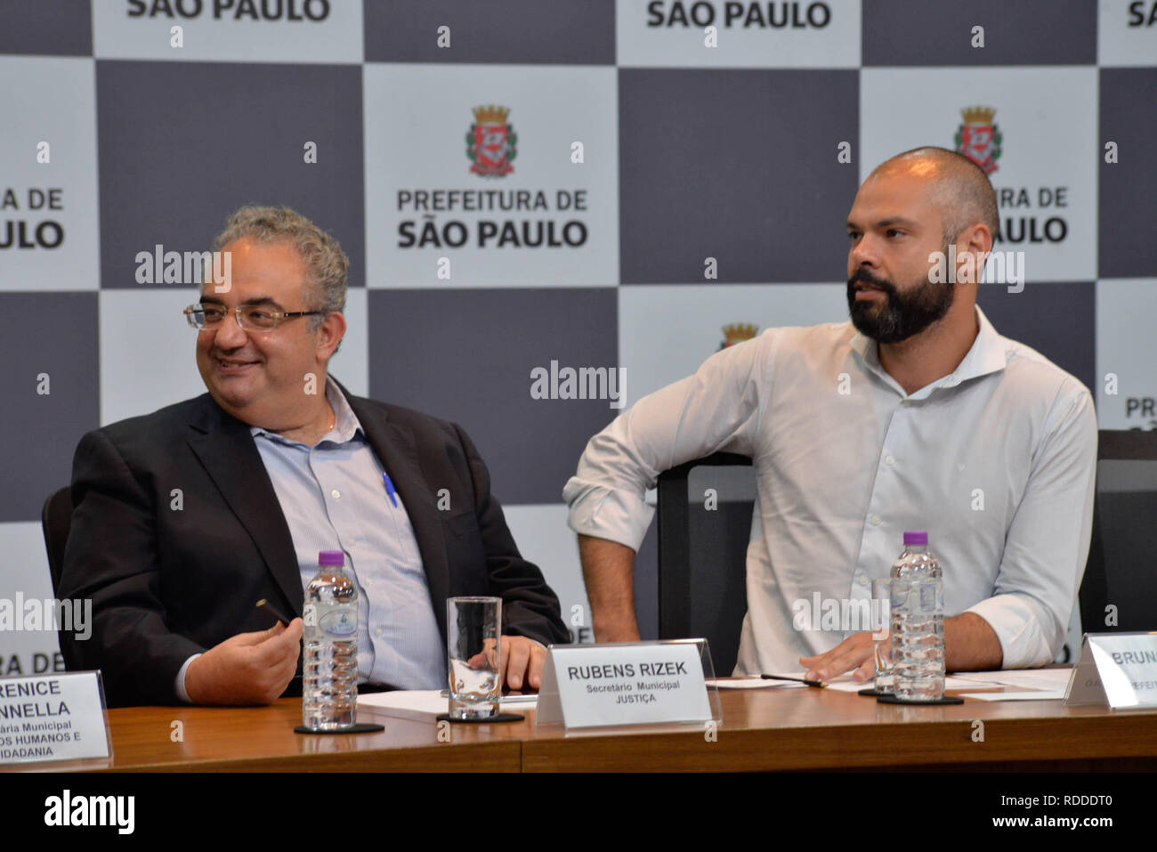 SP - Sao Paulo - 01/17/2019 - Projekt "Tem Sa da" - Rathaus vereint Korinther, Palmeiras und S o Paulo im Kampf gegen die Gewalt gegen Frauen, ein Projekt am Donnerstag Nachmittag vom Bürgermeister unterzeichnet wurde, Bruno Covas, und der Präsident des Clubs. Foto: Hrodrick Oliveira/AGIF Stockfoto