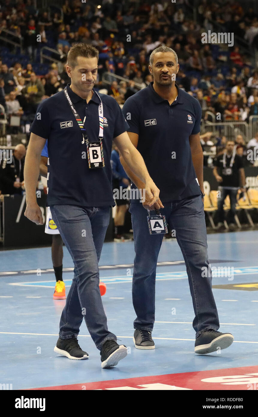 Berlin, Deutschland. 17. Januar, 2019. Trainer Didier Dinart und Guillaume Gille (Frankreich) während der IHF Männer Wm 2019: Gruppe A handball Match zwischen Frankreich und Russland am 17. Januar 2019 in der Mercedes-Benz Arena in Berlin, Deutschland - Foto Laurent Lairys/MAXPPP Credit: Laurent Lairys/Agence Locevaphotos/Alamy leben Nachrichten Stockfoto