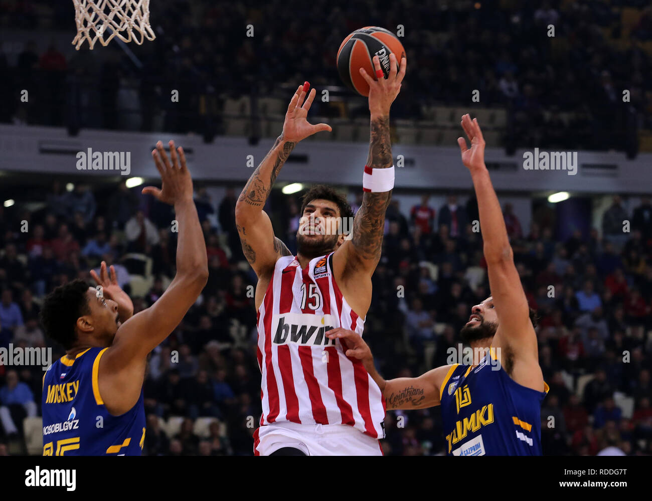 Athen, Griechenland. 17 Jan, 2019. Georgios Printezis (C) von Olympiakos Piräus Piräus während der regulären Saison match konkurriert an EuroLeague Basketball Turnier zwischen Griechenland Olympiakos Piräus Piräus und dem russischen Chimki v. Chr. in Athen, Griechenland, am 31.01.17., 2019. Credit: Marios Lolos/Xinhua/Alamy leben Nachrichten Stockfoto