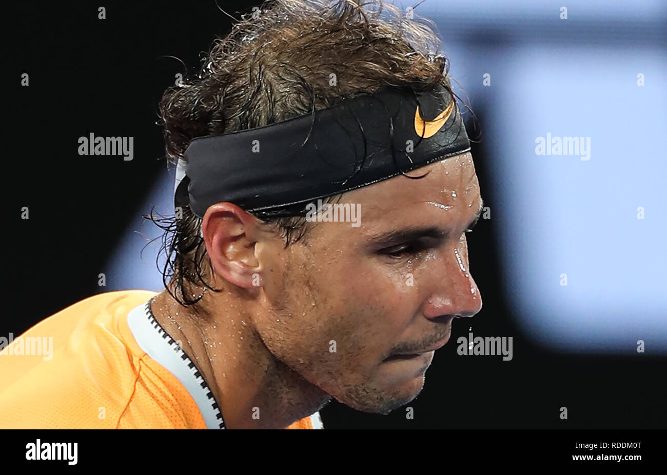 Melbourne, Australien. Jan, 2019 18. Rafael Nadal von Spanien reagiert während der Herren Einzel 3. Runde gegen Alex de Minaur von Australien der Australian Open in Melbourne, Australien, 18.01.2019. Credit: Bai Xuefei/Xinhua/Alamy leben Nachrichten Stockfoto