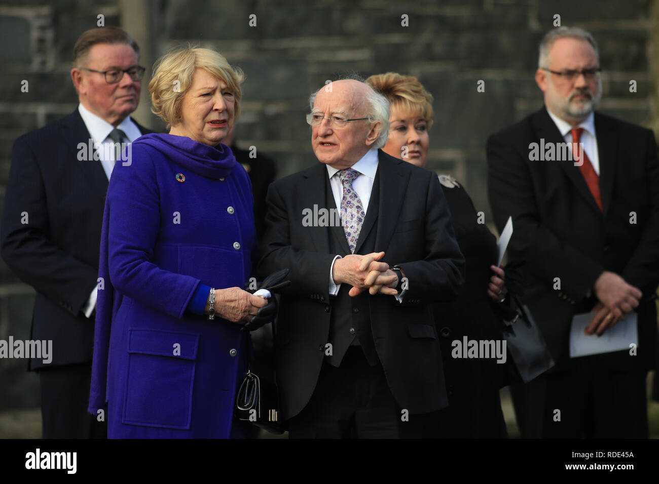 Irische Präsident Michael D. Higgins und Frau Sabina Coyne besucht Trauerfeier für Dr. Ian Adamson, Montag, Jan 14th, 2019, im Conlig Presbyterianischen Kirche inCounty Down, Nordirland. Dr. Adamson, 74 entfernt auf Jan 9th. Der Präsident drückte Dr. Adamson Frau, Kerry Adamson. Ehemalige Ulster Unionist MLA und Belfast Oberbürgermeister Dr. Ian Adamson, der 75 im Juli wäre, wird von seiner Frau Kerry Carson, die er vor 21 Jahren heiratete überlebt. Foto/Paul McErlane Stockfoto