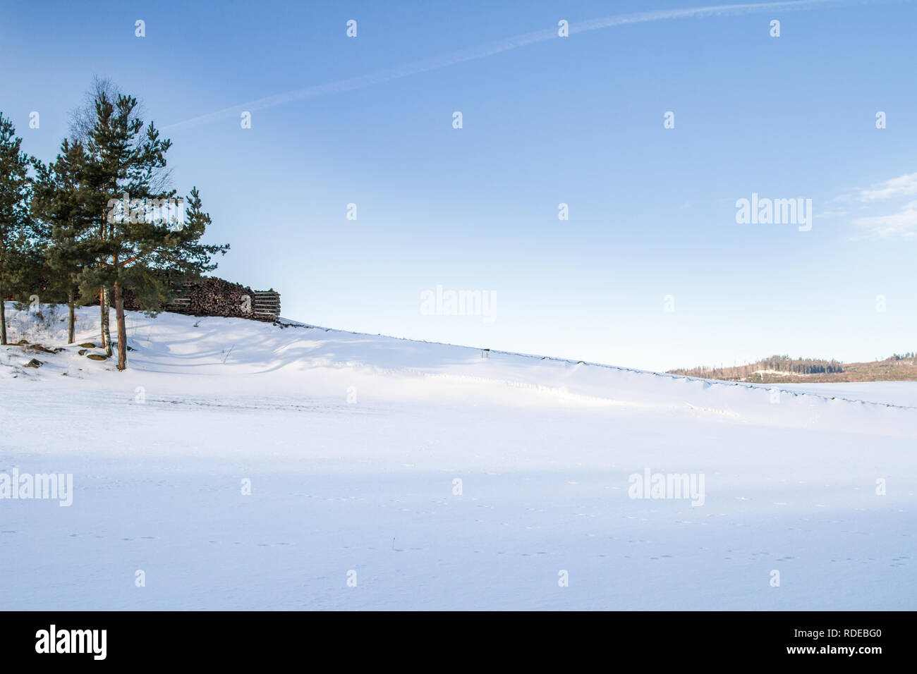 Waldviertel, Wandern im Schnee an einem sonnigen Tag Stockfoto