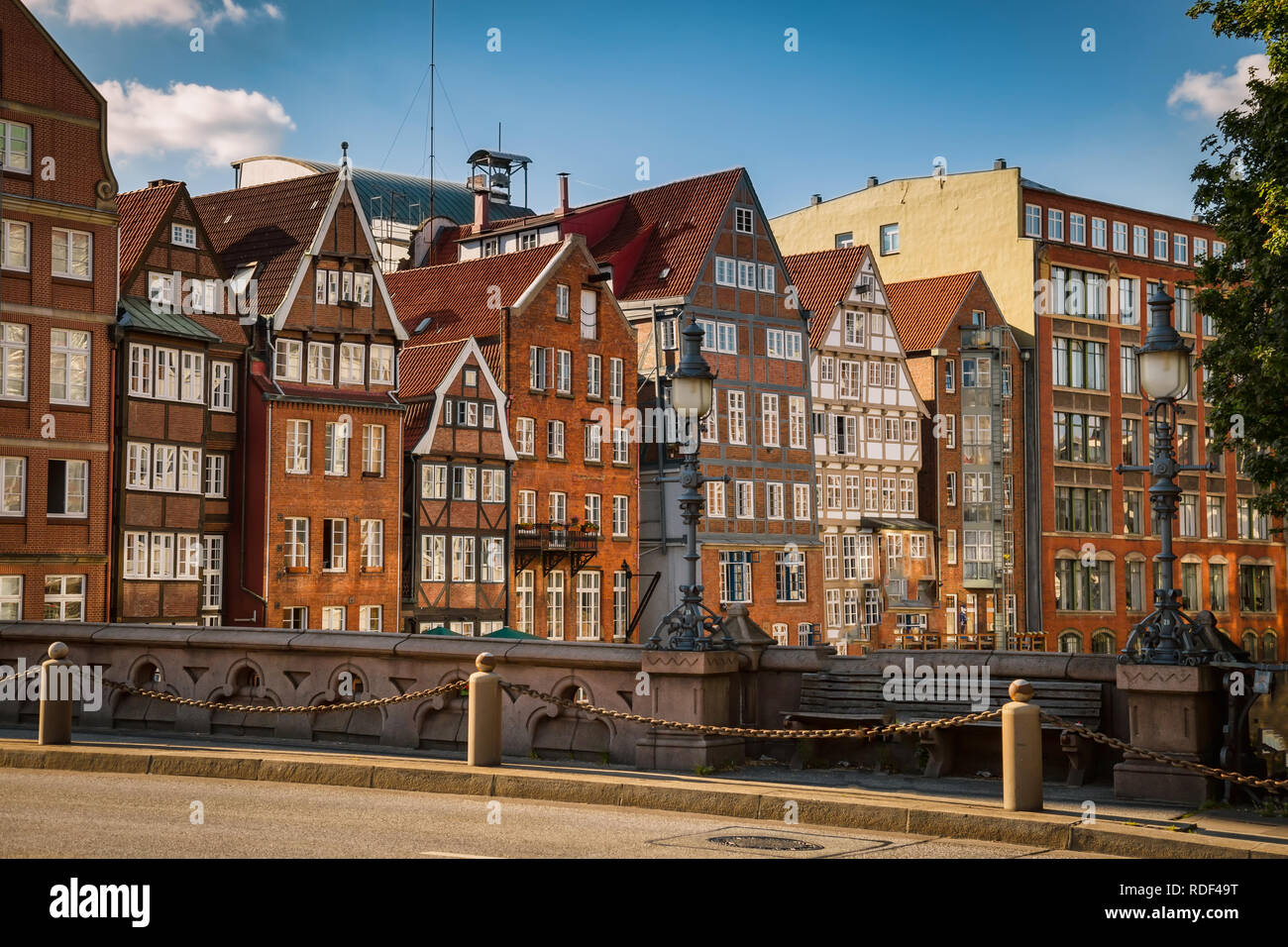 Historische Häuserzeile am Nikolaifleet in der Altstadt von Hamburg Stadt Stockfoto