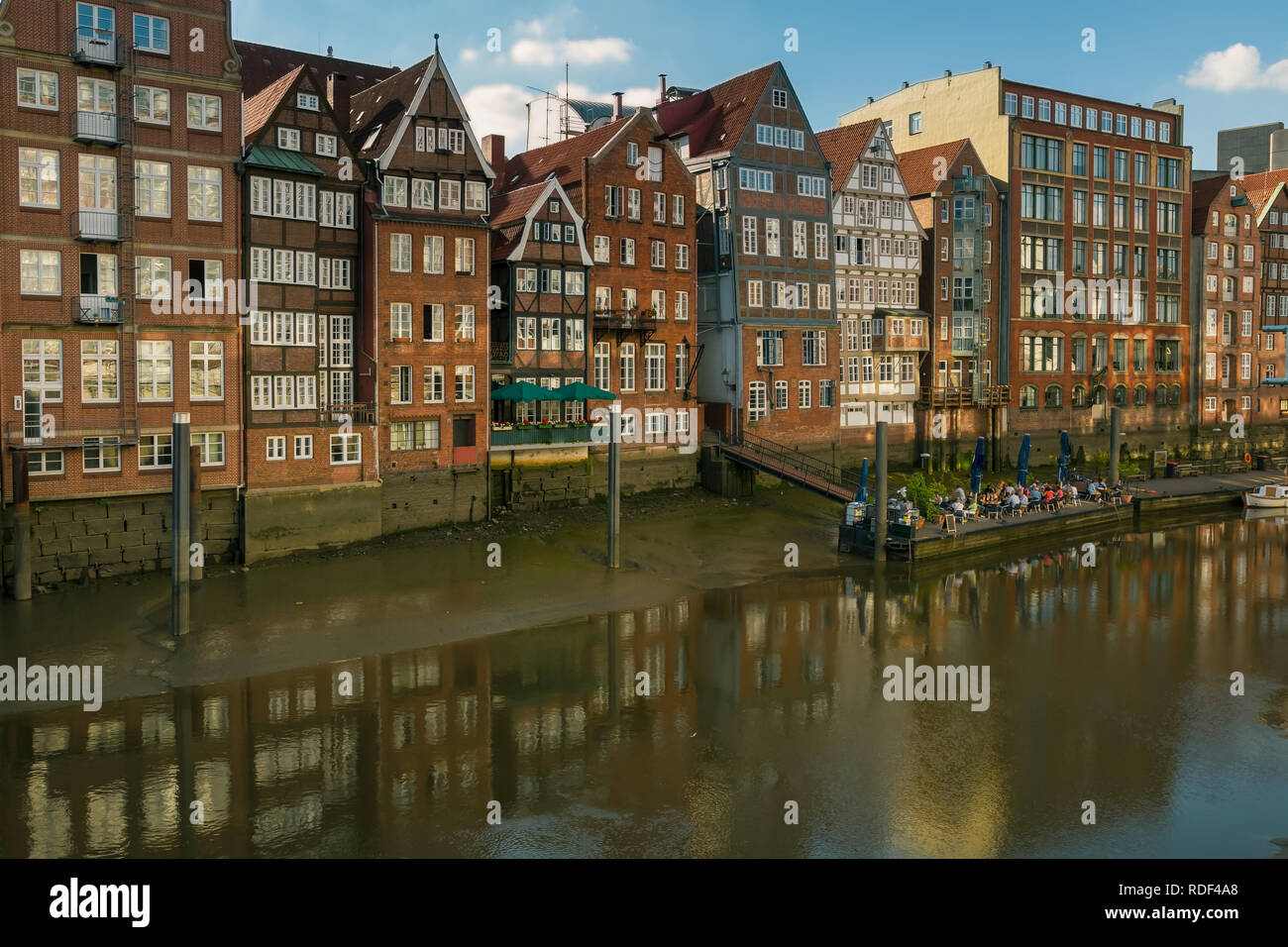 Die älteste und historischen Backsteinhäusern in Nikolaifleet in Hamburg Stockfoto