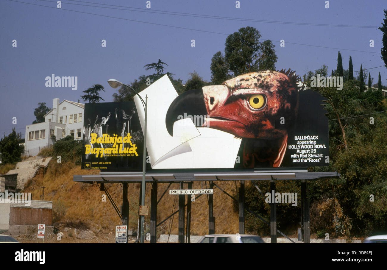 Ballinjack Reklametafel für den Rekord Buzzard Luck auf dem Sunset Strip um 1972 in Los Angeles, Kalifornien, USA Stockfoto