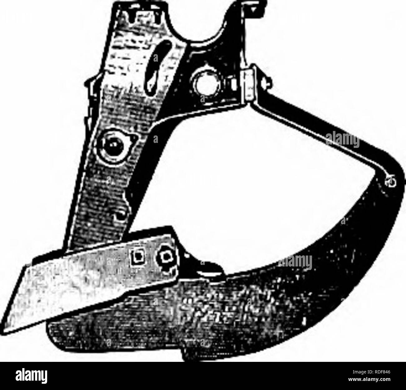 . Die Maisernte: Eine Diskussion von Mais, Sorghum, kafirs und wie in den USA und Kanada angebaut. Mais; Kafir Mais, Sorghum. Abb. 49. - Spezielle Anlagen für Mais Pflanzmaschine Schuhe. Im Mai gepflanzt war 73 Bushel pro Acre, während der durchschnittliche Ertrag der drei verbleibenden Anpflanzungen, einer im April und zwei im Juni, war 63 Bushel pro Acre. Manjr Experimente an anderen Stationen tragen Sie die Aussage, dass es einen Zeitraum von etwa drei Wochen für Mais anpflanzen mit gleichen Chancen auf Erfolg, aber es gibt gelegentlich Jahreszeiten, wenn die sehr früh oder sehr spät Anlage- nungen sind am besten. Die optimale Jahreszeit Stockfoto