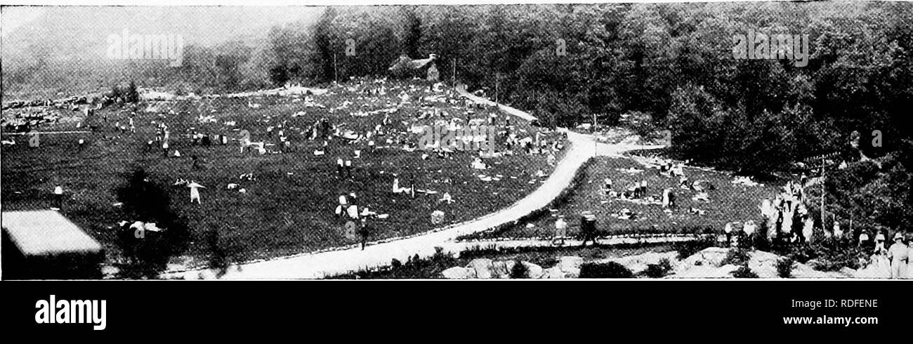 . Ein State Park Plan für New York, mit einem Vorschlag für den neuen Park Anleihe. Parks. BEAR MOUNTAIN SPIELPLATZ n. Die PALISADES PARK INTEESTATE der Palisades Interstate Park in 1900 durch die Staaten New York und New Jersey erstellt wurde, um die Zerstörung des Palisades der Hudson zu stoppen und sie für einen Park zu erhalten. 1906 Die Reservierung wurde erweitert in Hook Mountain und 1910 erneut verlängert Norden in Newburgh und westwärts Der Eamapo Berge zu gehören. Es wird von einem unbezahlten Kommission durch die Präsidenten der beiden Staaten ernannt und durch Mittel aus dem stat unterstützt Stockfoto