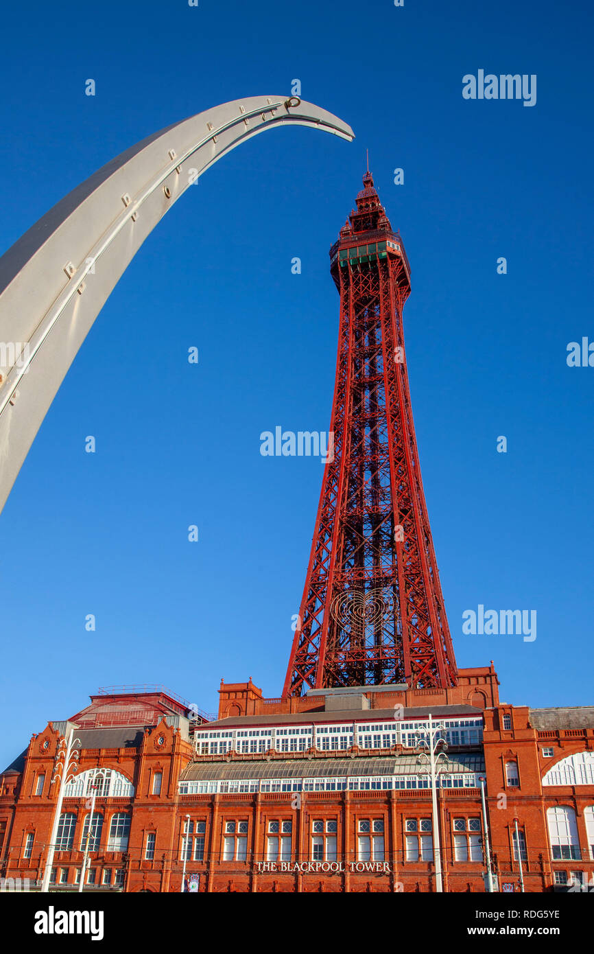 Blackpool Tower Ist Eine Touristische Attraktion In Blackpool