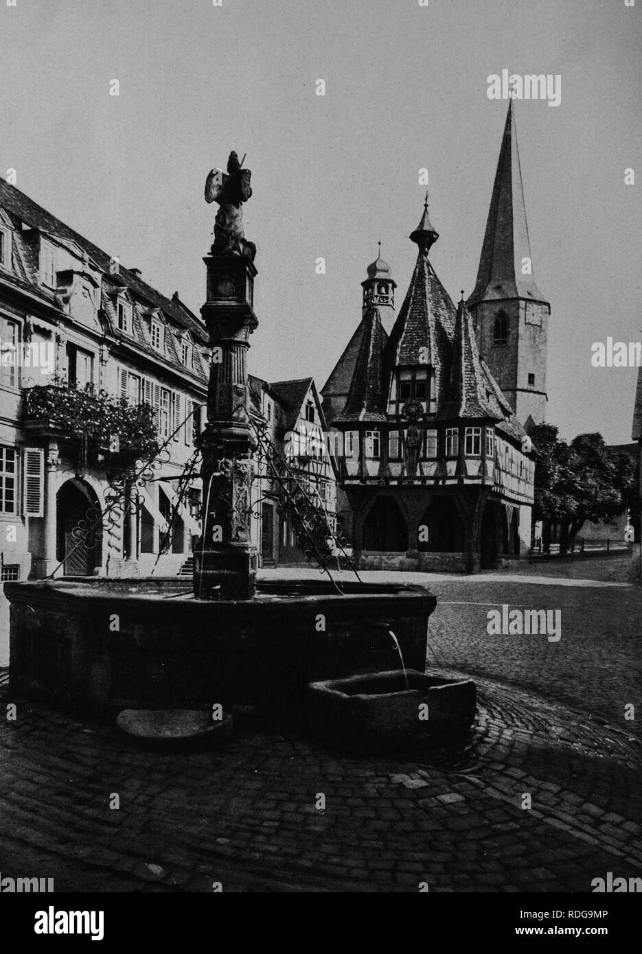 Marktplatz und Rathaus von Michelstadt, Hessen, historische Fotos aus der Zeit um 1900 Stockfoto