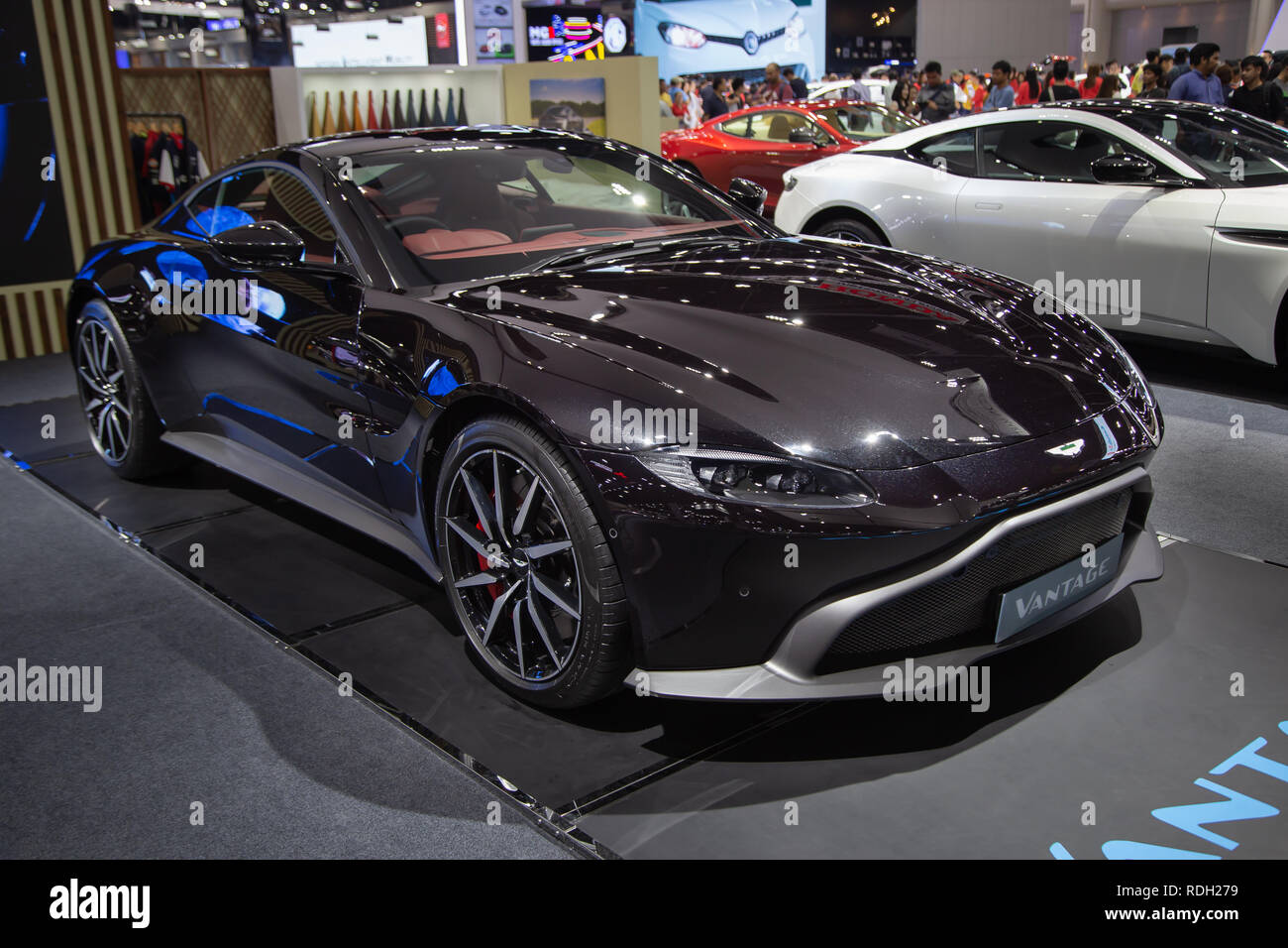 Nonthaburi, Thailand - Dezember 4, 2018: Aston Matin V8 Vantage Coupé Motor Expo 2018 vorgestellt Stockfoto