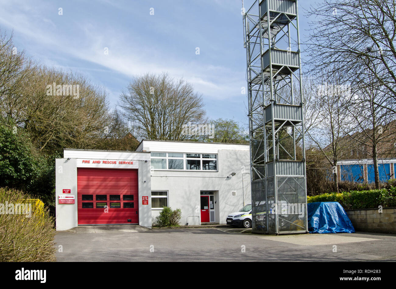 Stockbridge, Hampshire, UK - April 6, 2018: Overton Feuer- und Rettungsstation, Hampshire. Die örtliche Feuerwehr besteht aus Freiwilligen, die mosly p bezahlt werden Stockfoto