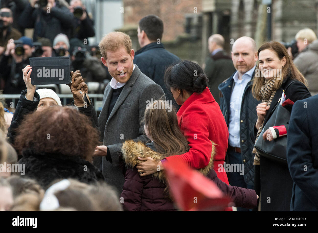 Birkenhead/Großbritannien. 14. Januar 2019. Prinz Harry und Meghan Markle, der Herzog und die Herzogin von Sussex, in Birkenhead für eine Vielzahl öffentlicher Verpflichtungen. Stockfoto