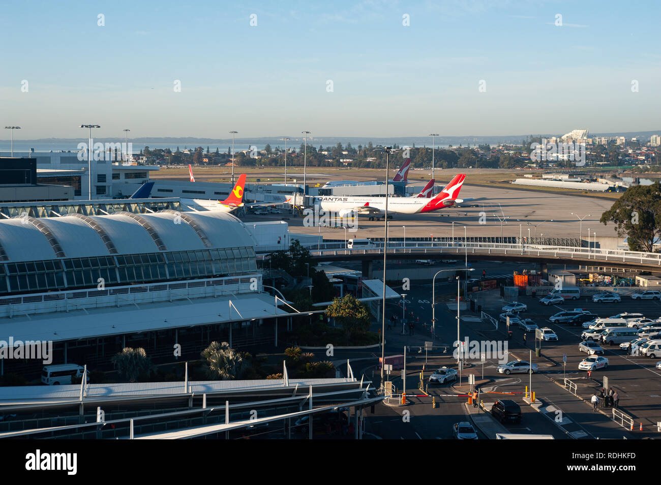 14.09.2018, Sydney, New South Wales, Australien - einen erhöhten Blick auf Sydneys internationalen Flughafen Kingsford Smith. Stockfoto