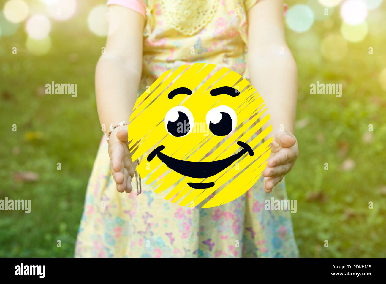 Smiley Face Sign Woman Stockfotos und -bilder Kaufen - Alamy