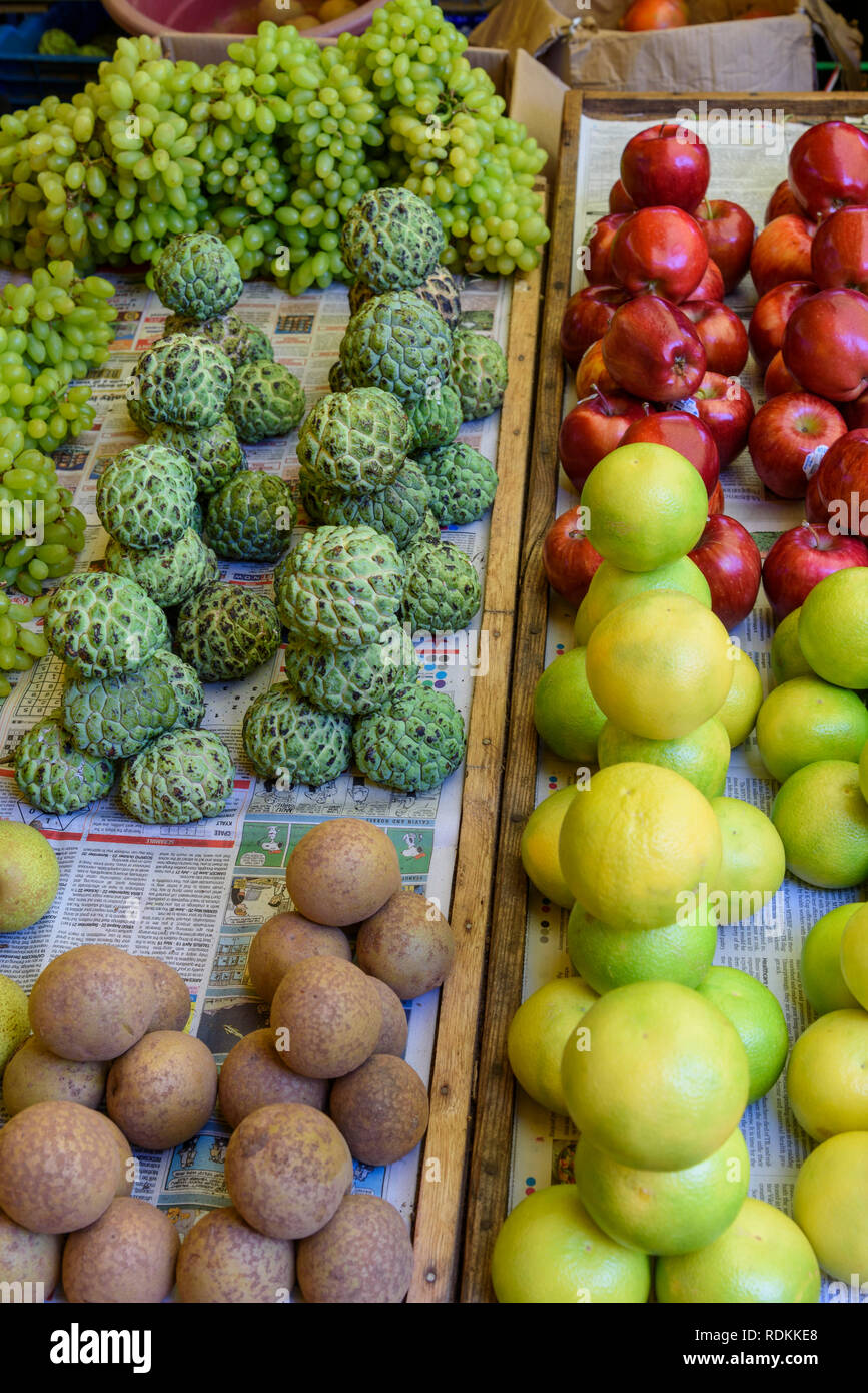 Obststand, Krishnarajendra Markt, Banaglore, Bangalore, Karnataka, Indien Stockfoto