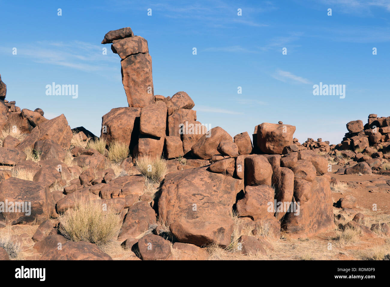 Riesiger Spielplatz - eine bizarre Felslandschaft in Keetmanshoop - Namibia Stockfoto