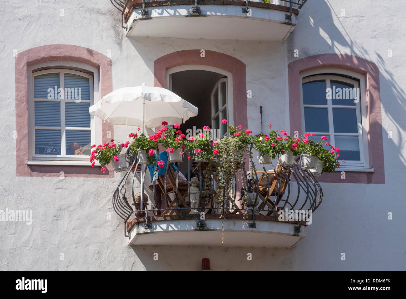 Balkon, alte restaurierte Wohnhaus in der Altstadt von Koblenz, Koblenz, Rheinland-Pfalz, Deutschland Ich Terras, Altes restauriertes Wohnhaus Stockfoto