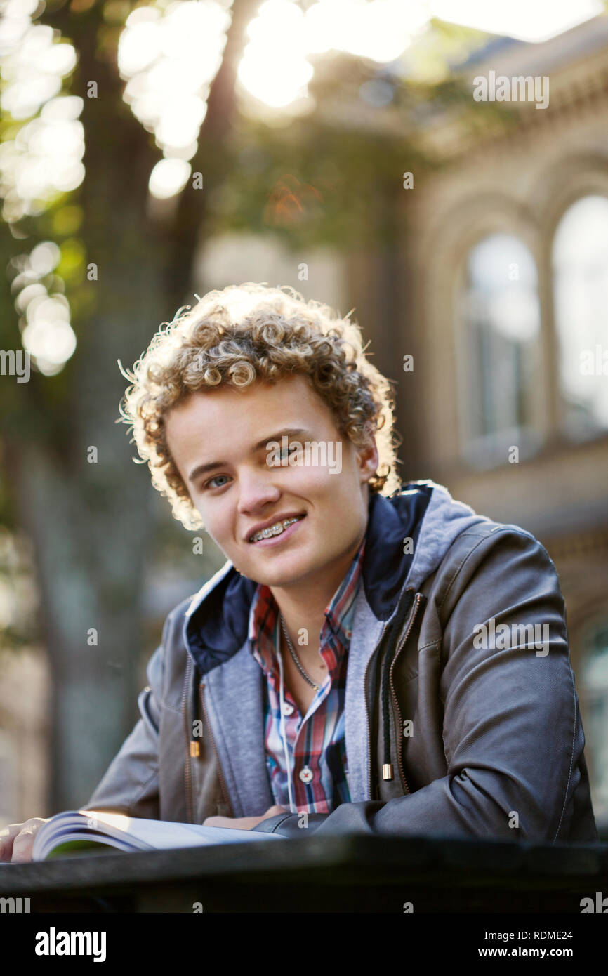 Porträt eines jungen Mannes Stockfoto