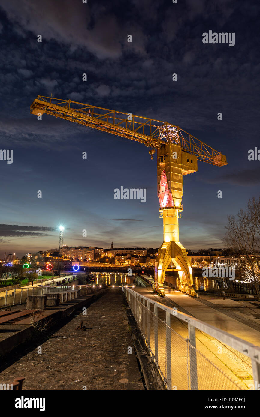 Titan Yellow Crane auf der Insel von Nantes (Loire-Atlantique, Frankreich) Stockfoto