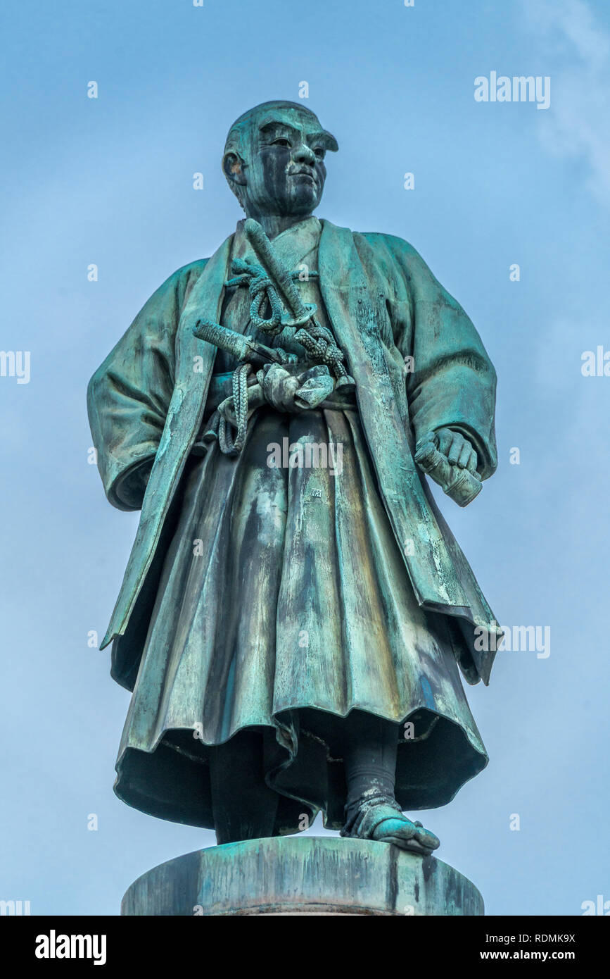 Tokio - August 3, 2018: Statue des Japanischen militärischen Führer und Theoretiker Omura Masujiro. Yasukuni-schrein. Shinto Schrein von Kaiser Meiji gegründet Stockfoto