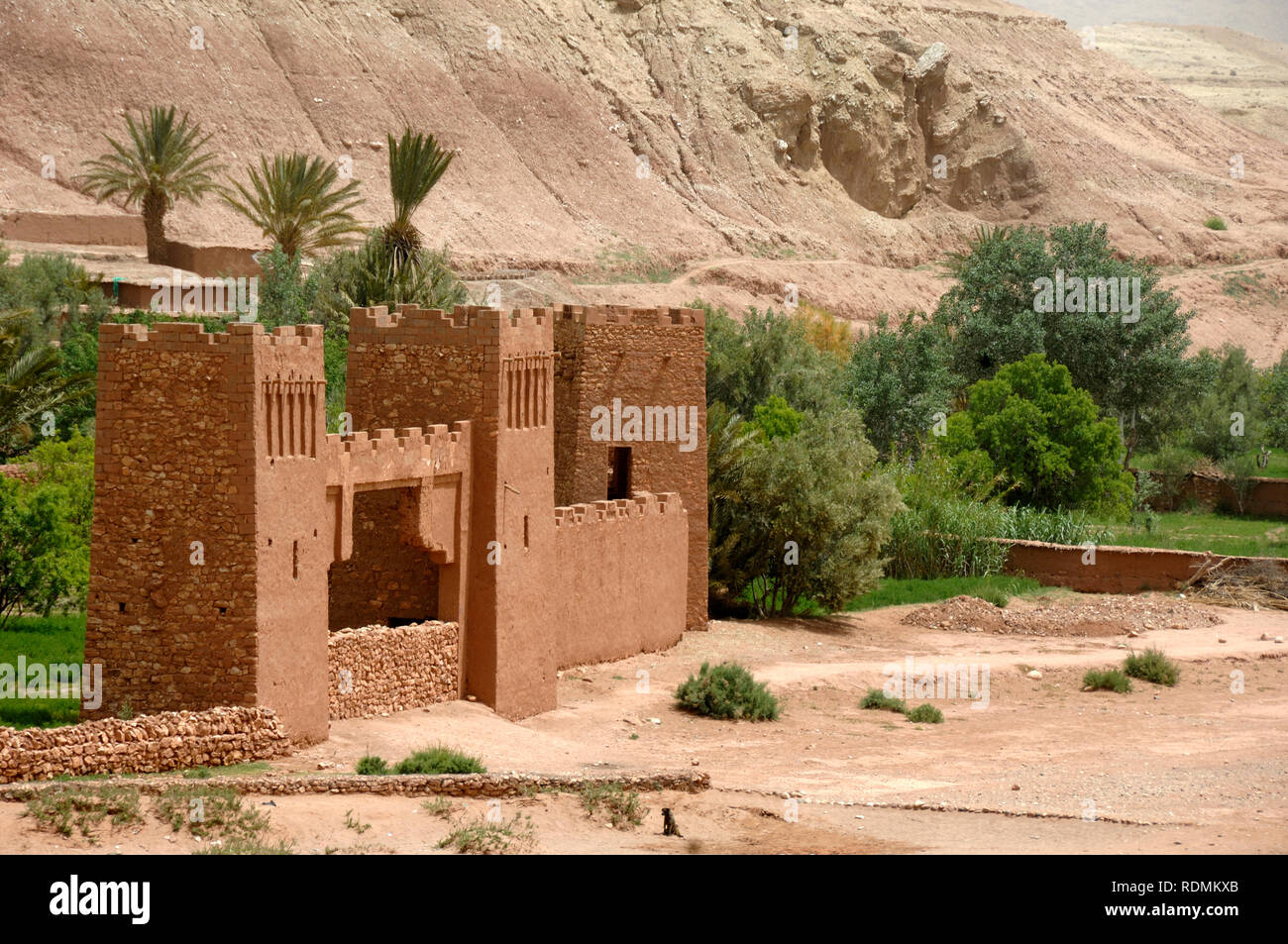 Ksar Aït-Ben-Haddou aka Ait Benhaddou, einem Adobe Erde Lehm gebaut befestigte Dorf oder Ighrem, und beliebter Drehort Marokko Stockfoto