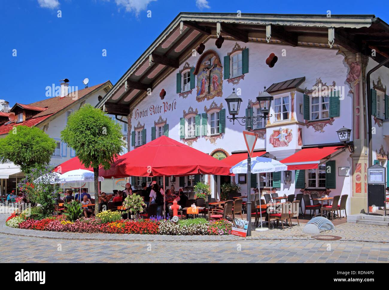 Hotel Alte Post Mit Typischen Luftlmalerei Im Zentrum Oberammergau Passion Play Village Ammertal Ammergauer Alpen Stockfotografie Alamy