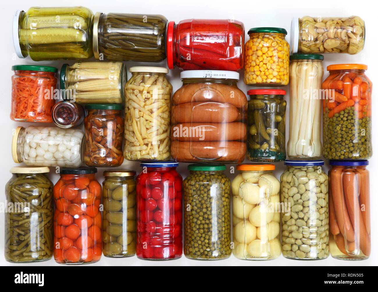 Lebensmittel konserviert in Verpackungen aus Glas Stockfotografie - Alamy