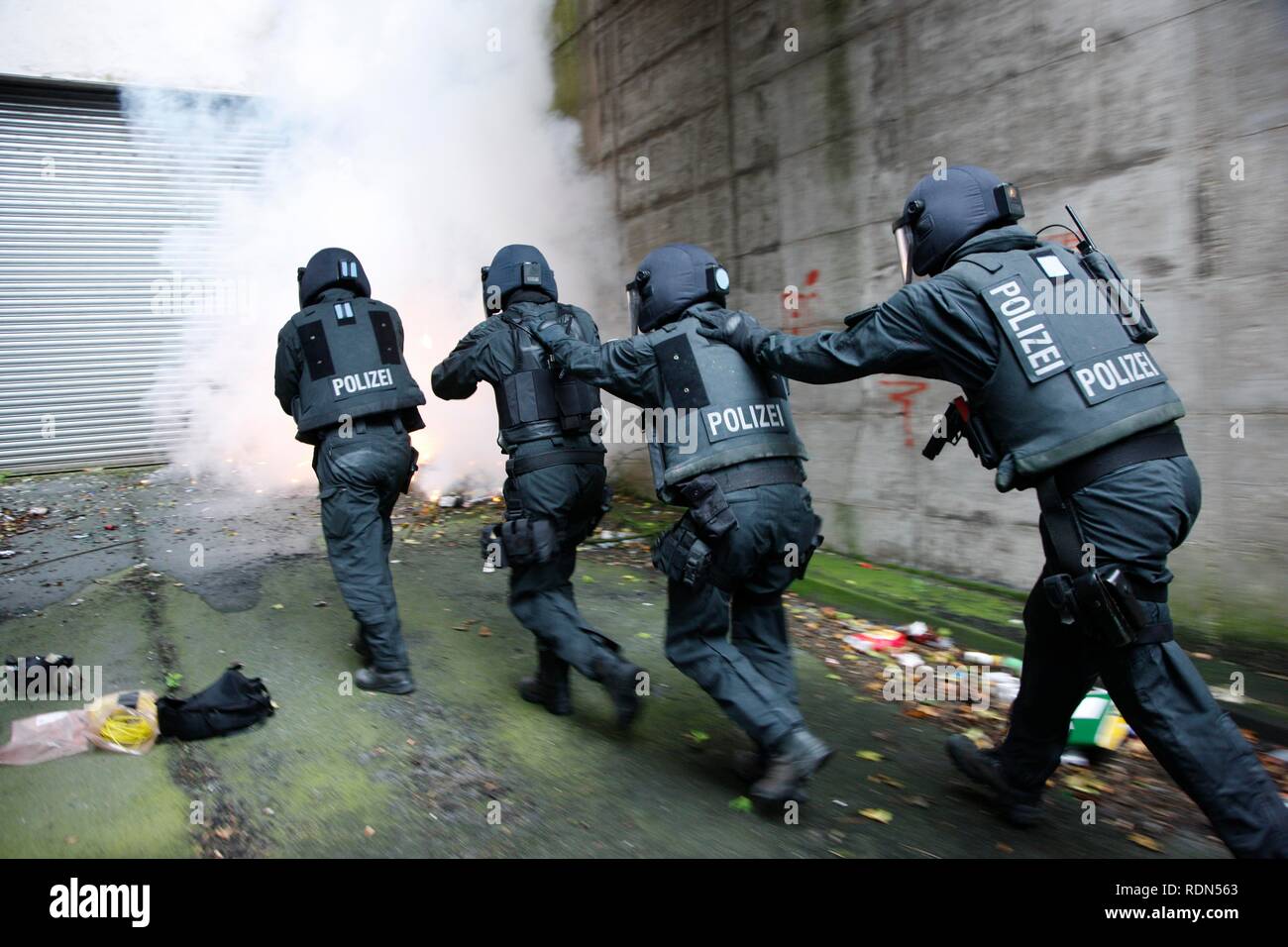 Die Probe, die Offiziere der spezialeinsatzkommando, SEK, eine spezielle Antwort Einheit der deutschen Polizei, Stockfoto