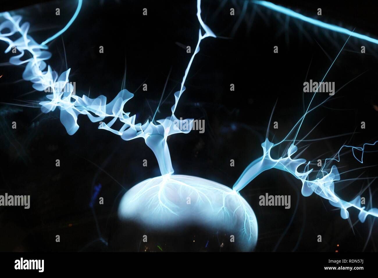 Blitzkugel -Fotos und -Bildmaterial in hoher Auflösung – Alamy