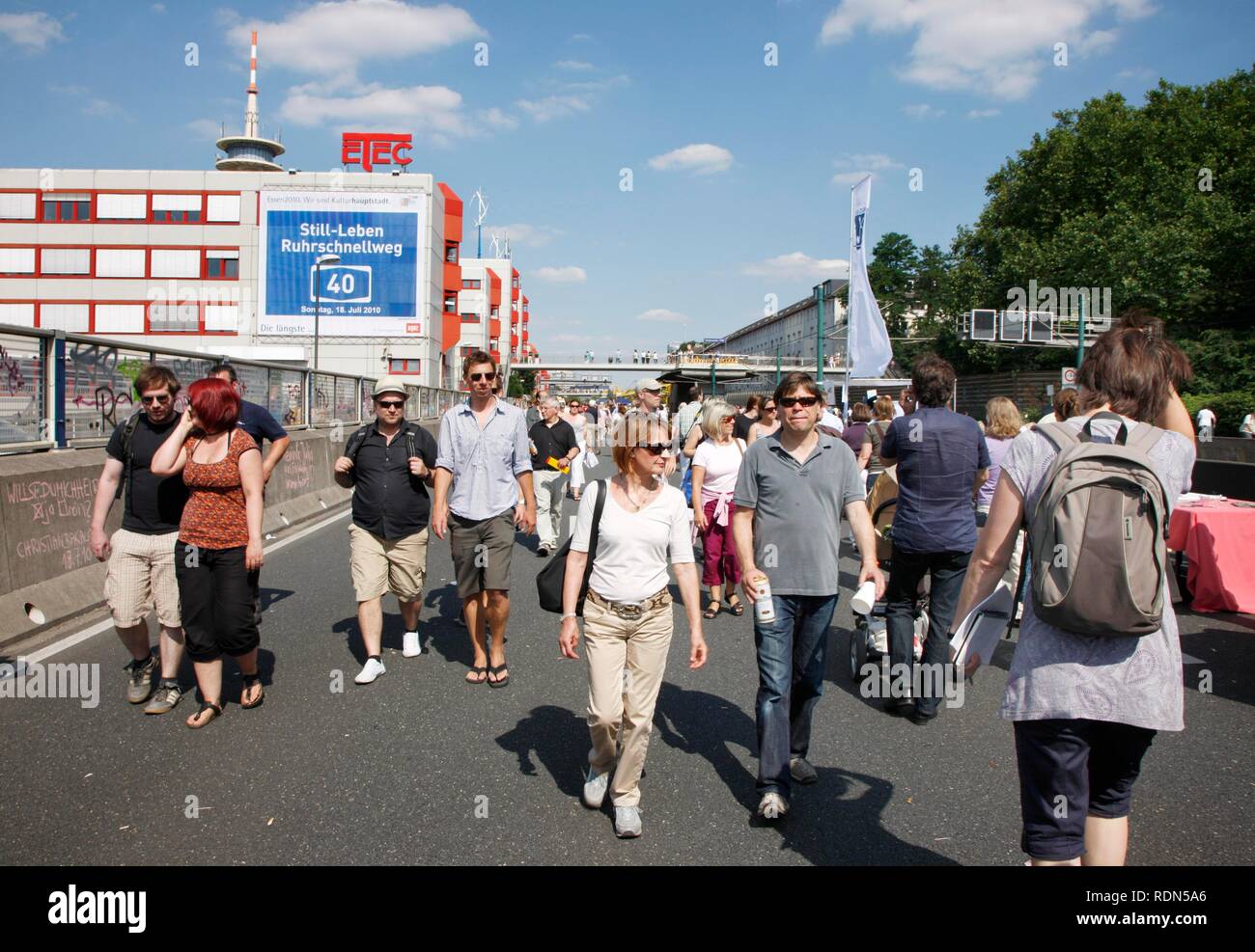 Die Autobahn A40 an der Still-Leben Ruhrschnellweg kunst Event auf der Autobahn A40, der größten Veranstaltung der Kulturhauptstadt Stockfoto