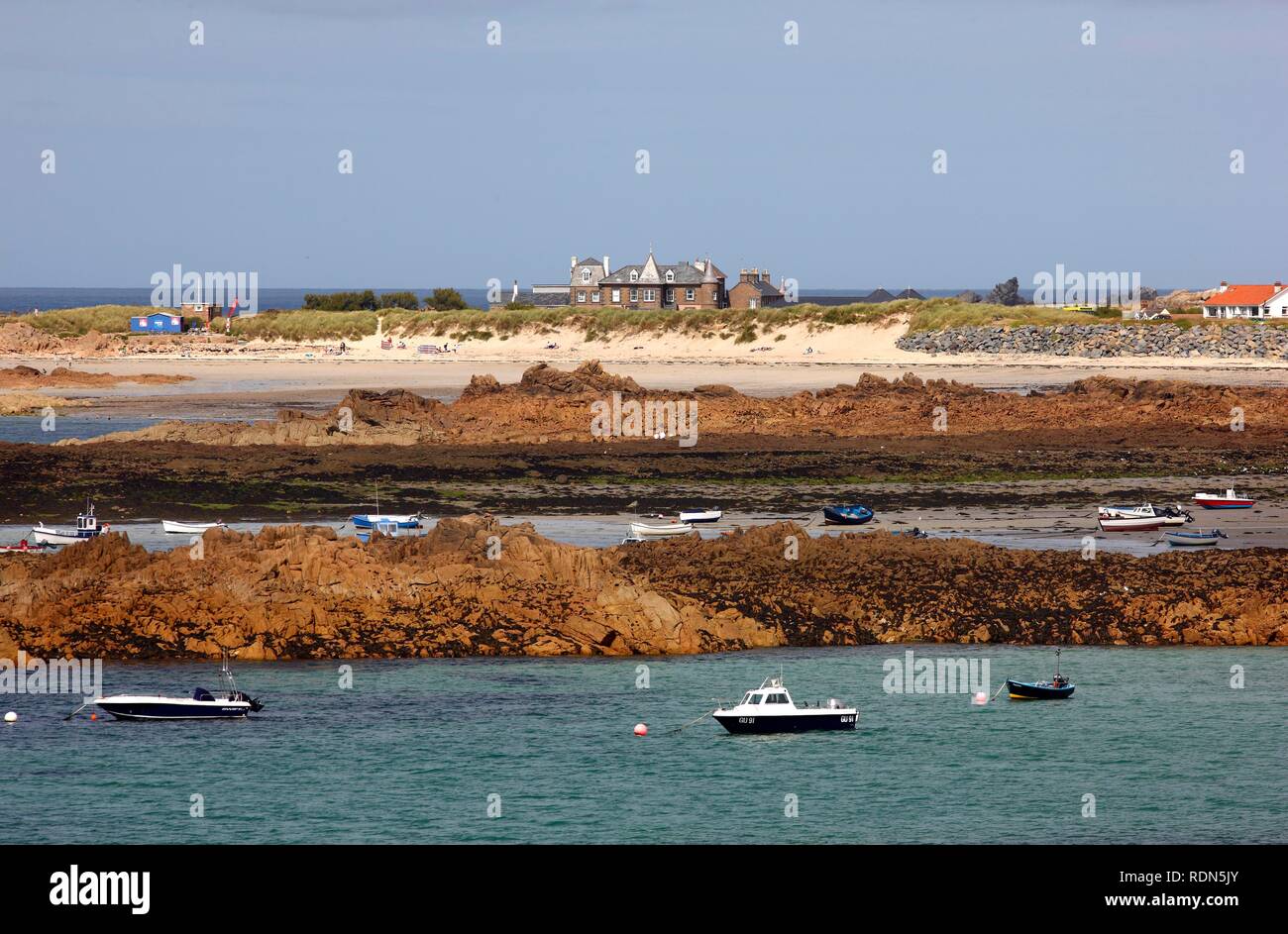 Zerklüftete Küste im Norden von Guernsey, Kanalinseln, Europa Stockfoto