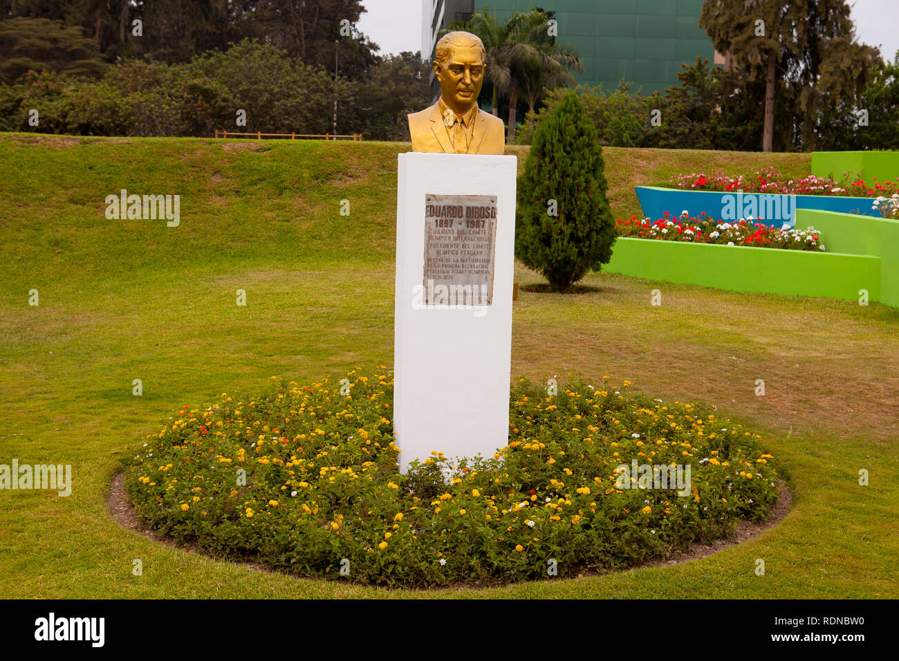 Baron Pier de Coubertin Statue in Lima, Peru Stockfotografie Alamy