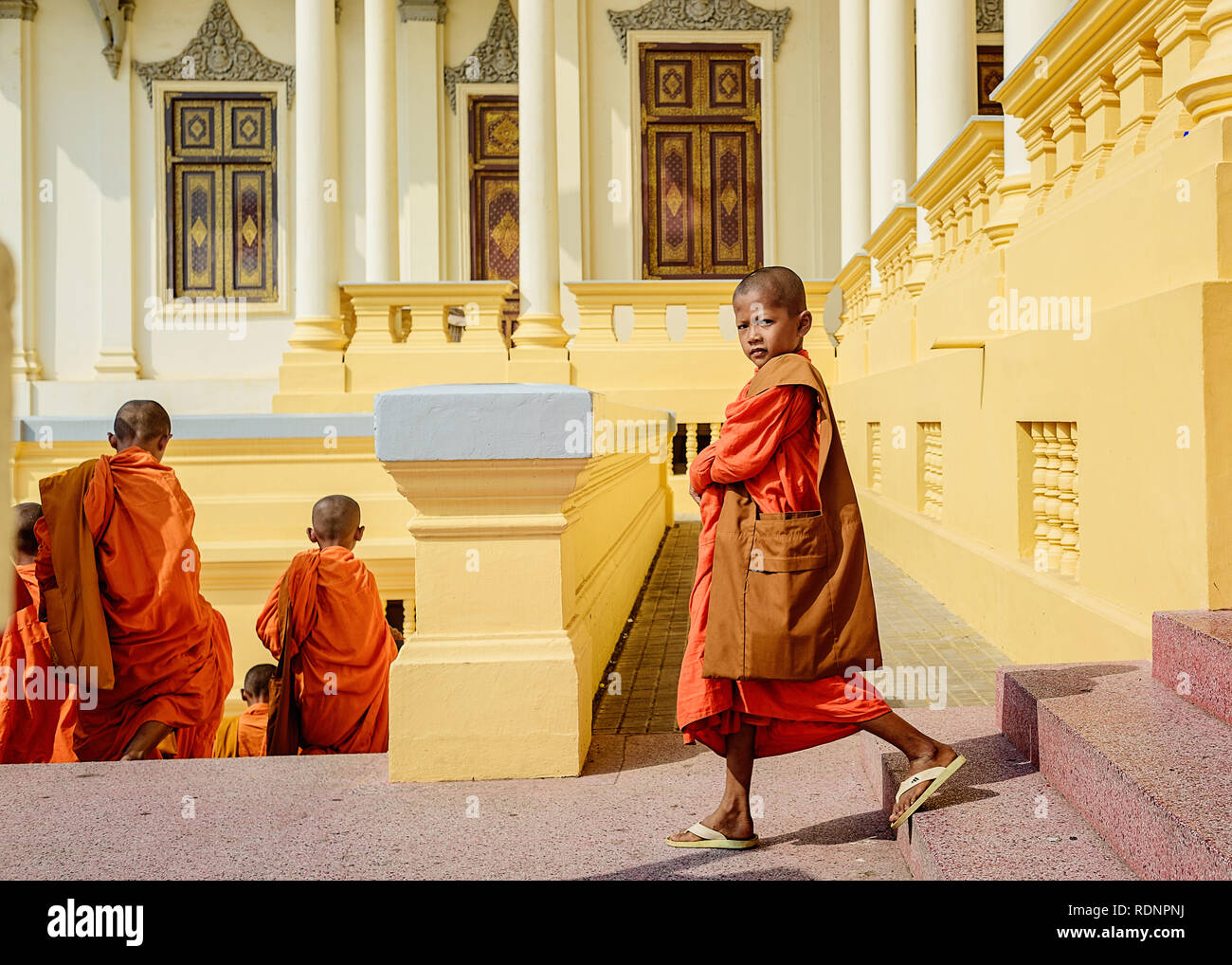 Buddhistische Mönche Tour der königlichen Tempel in Phnom Phen, Kambodscha Stockfoto