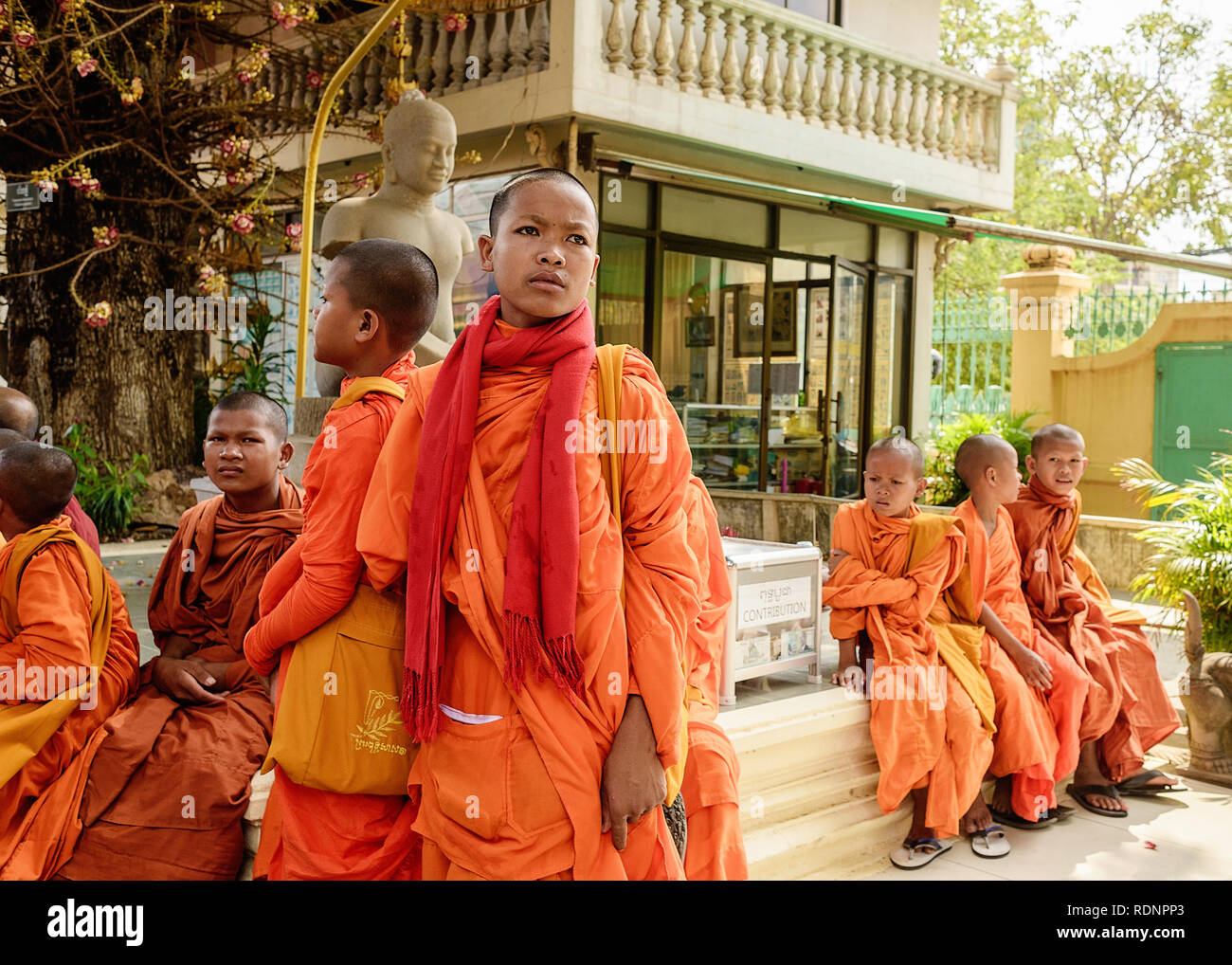Buddhistische Mönche Tour der königlichen Tempel in Phnom Phen, Kambodscha Stockfoto