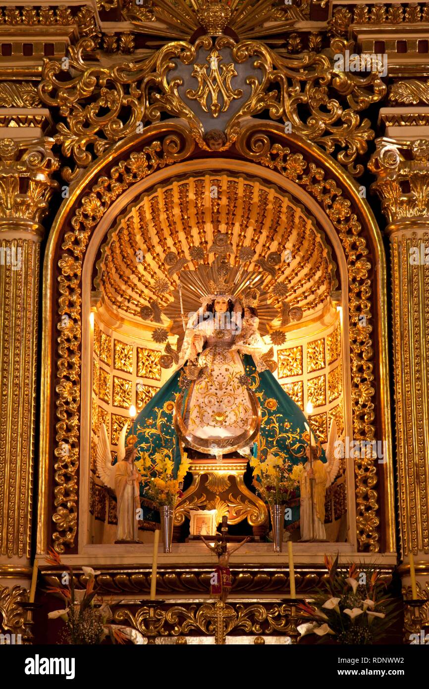 Altar der Kirche von San Miguel Arcángel Gabriel, Arequipa, Peru, Südamerika Stockfoto