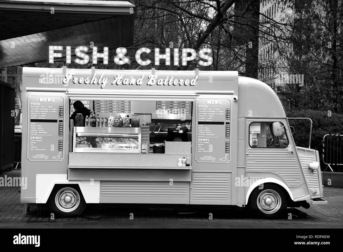 Fisch und Chips essen Lkw auf der South Bank der Themse in London, England Stockfoto