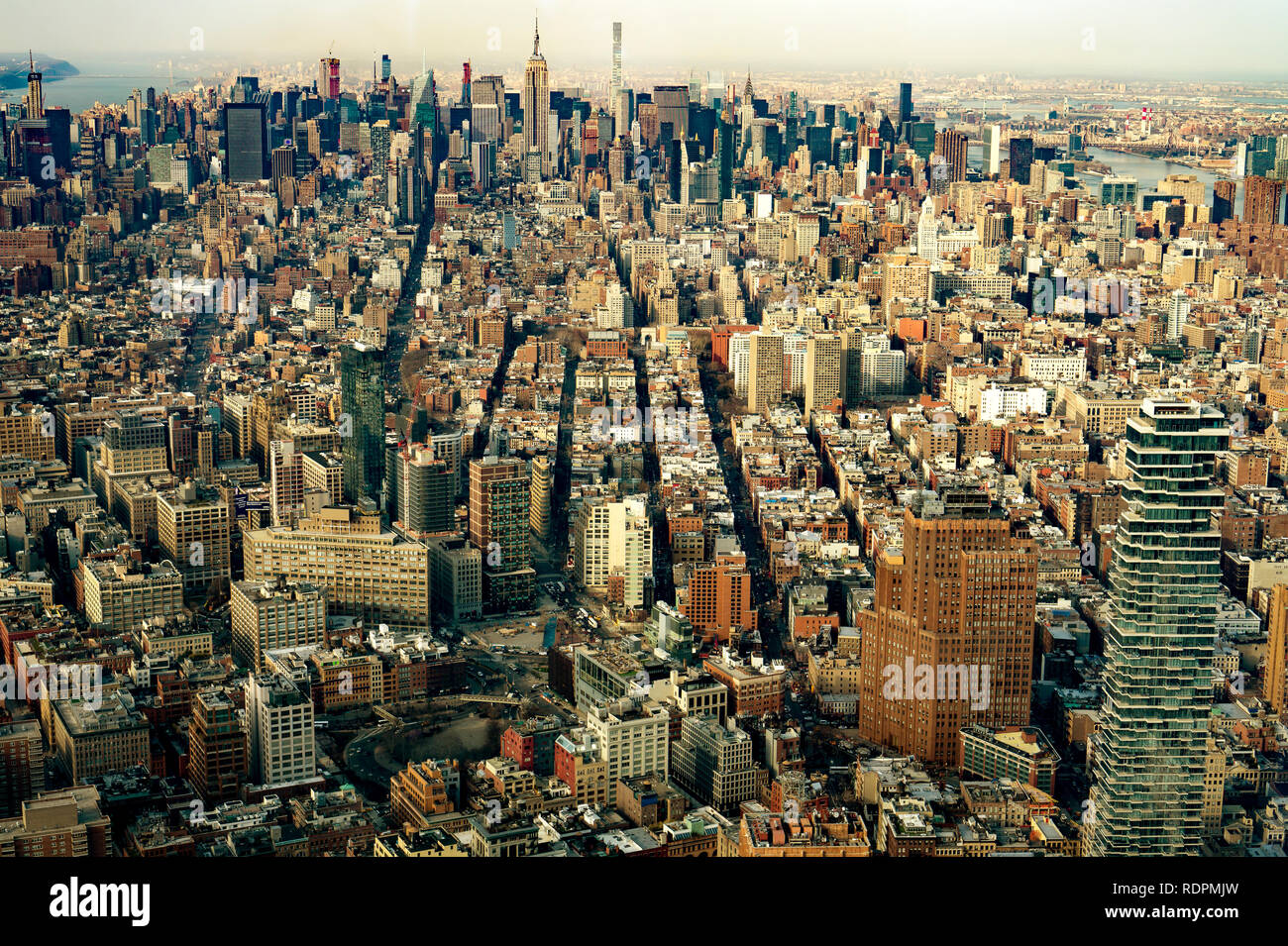 Luftaufnahme von Manhattan New York City in der breiten Ansicht Stockfoto