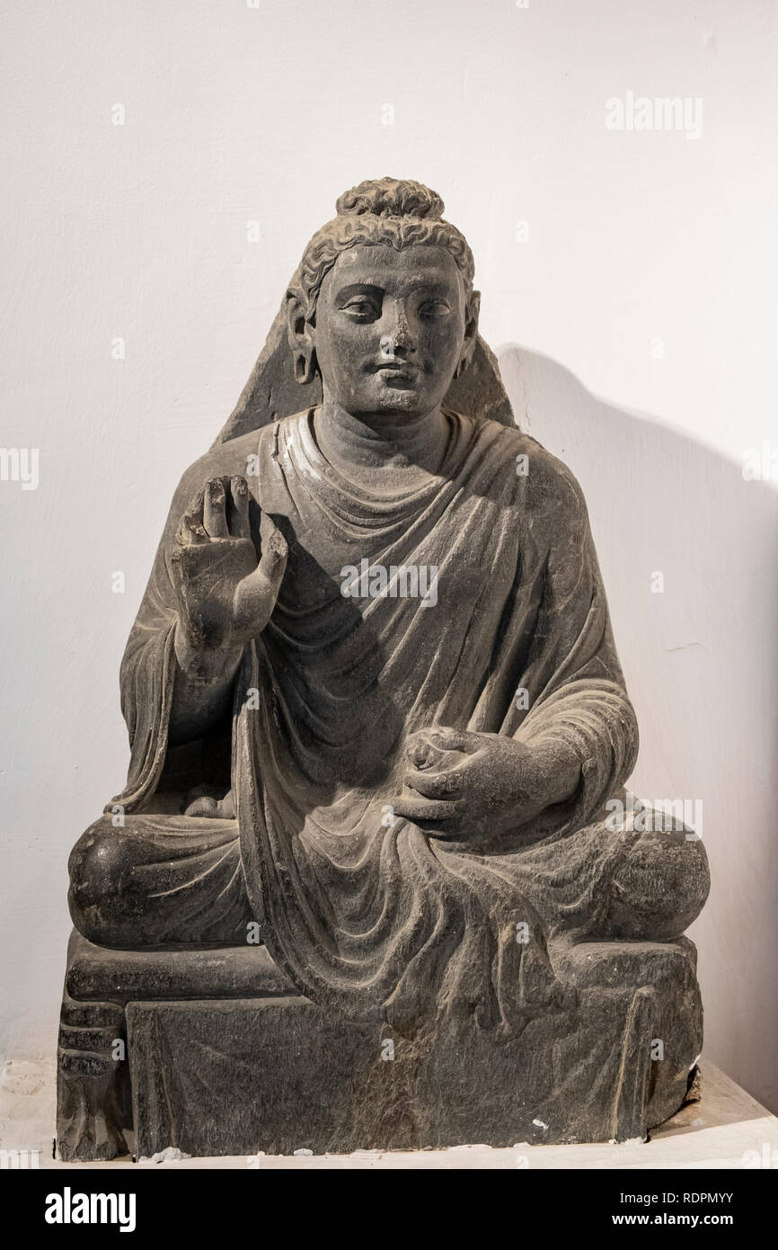 Buddha. Kuschana, Gandhara. 2. Jahrhundert. 42 x 36 x 9 cm. Stockfoto