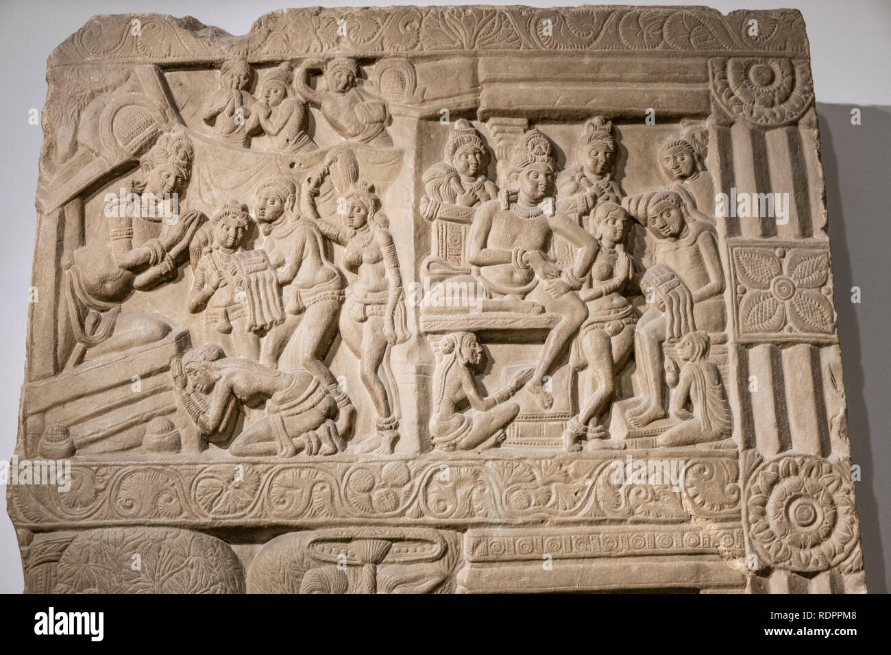 Leben Szenen aus dem Leben des Buddha. Ikshvaku. 3. Jahrhundert n. Nagarjunakonda, Andhra Pradesh. Kalkstein. 176 x 89 x 17 cm. Stockfoto