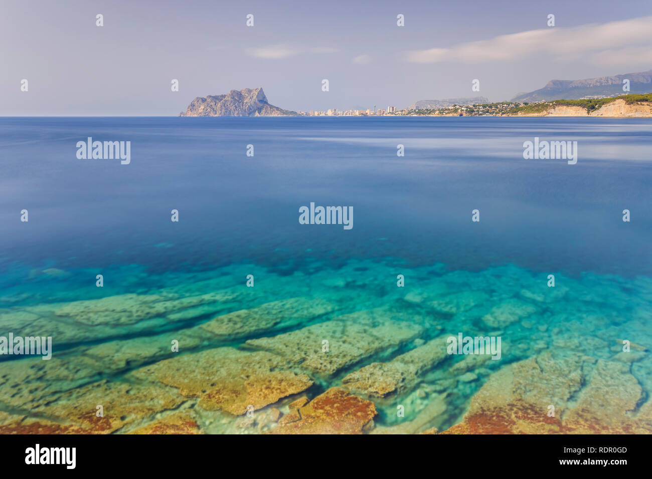 Morgen Licht am Cap Blanc in Moraira, mit Penon de Ifach, Teulada Moraira, Alicante, Costa Blanca, Alicante, Spanien, Europa. Stockfoto