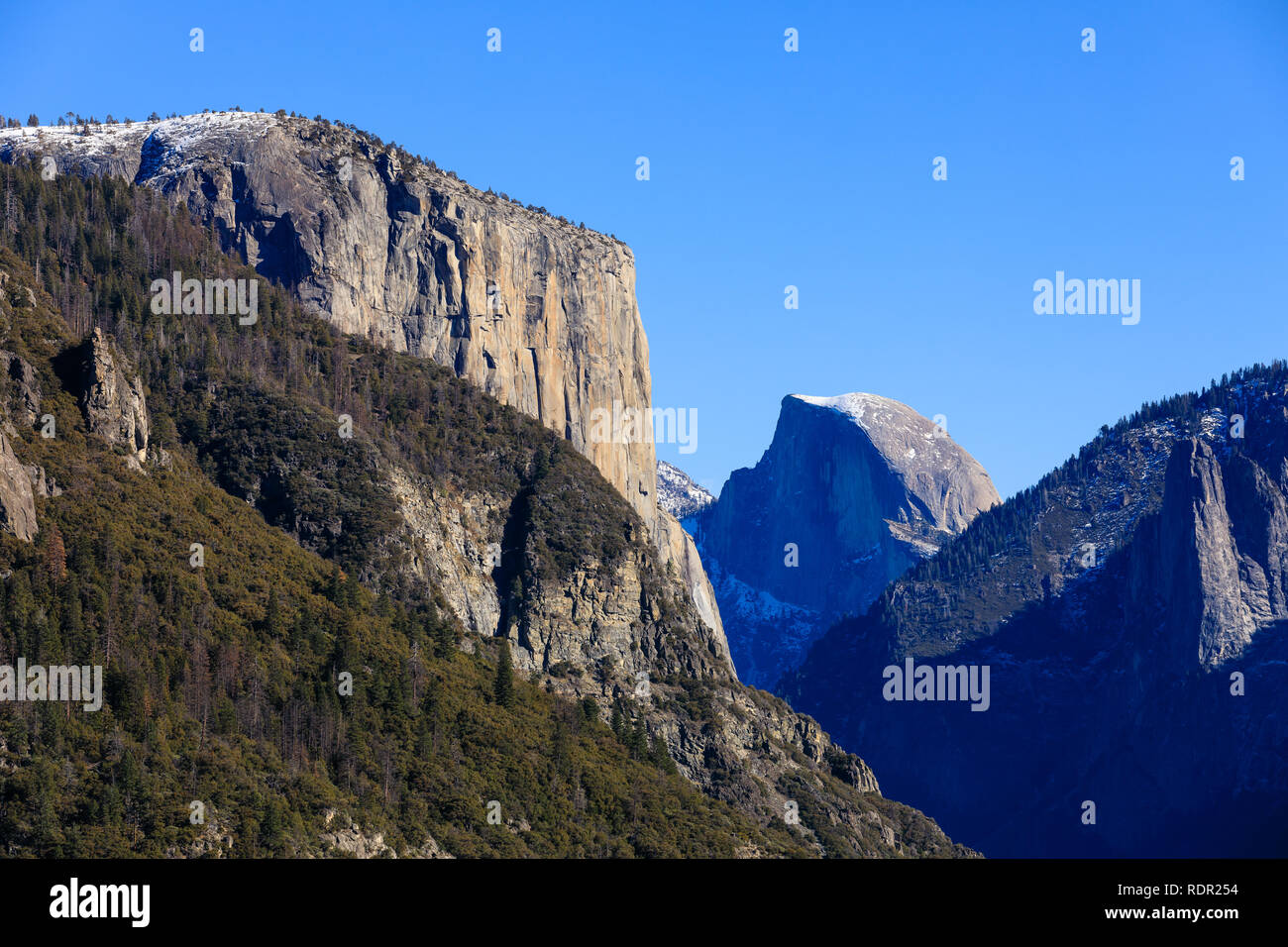 Blick auf El Capitan vom Tunnel View im Yosemite Nationalpark, Kalifornien während der Teil-US-Regierung abschalten, wo groß Dienstleistungen und facil Stockfoto