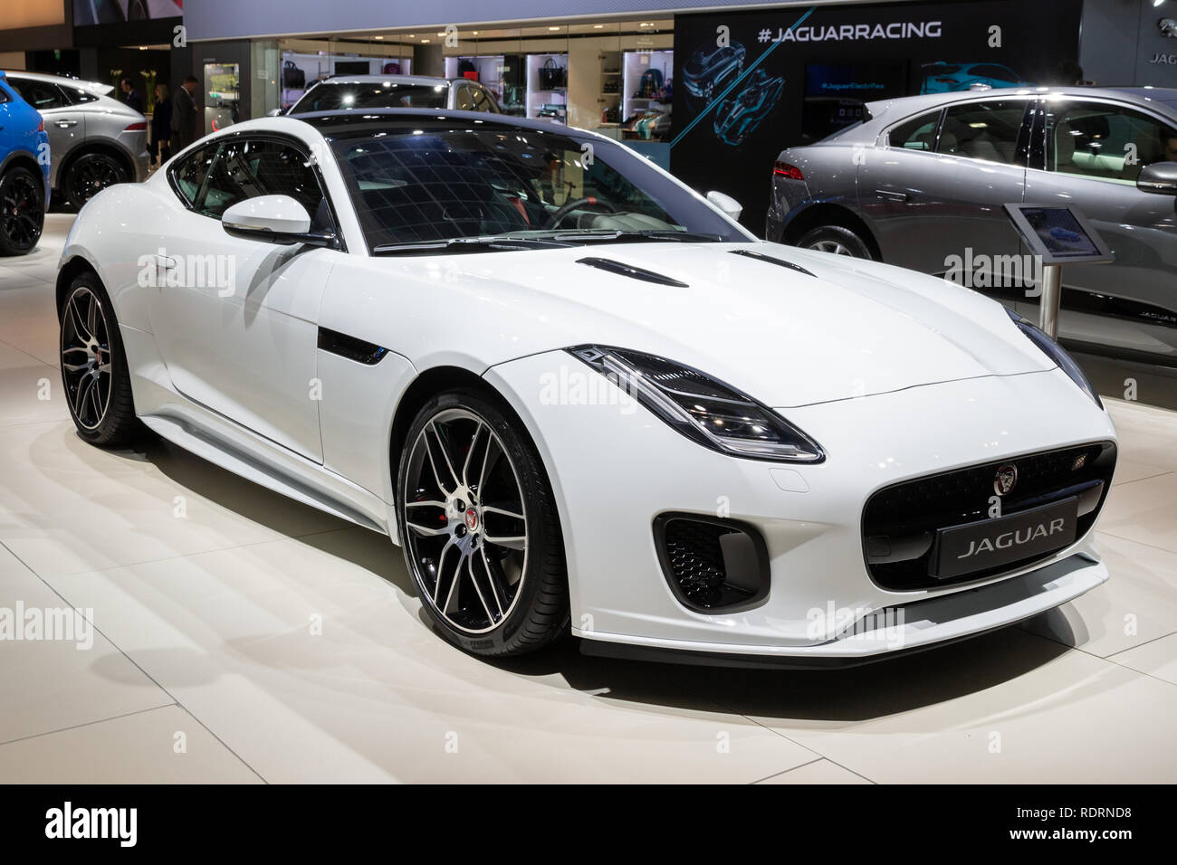 Brüssel, den 19. Januar 2019. Brüssel - Jan 18, 2019: Weltpremiere des Jaguar F-Type Zielflagge Sonderausgabe Sportwagen an der 97th Brüsseler Motor Show 2019 Autosalon. Credit: VDWI/Alamy Live News Credit: VDWI/Alamy leben Nachrichten Stockfoto